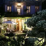 Oda ve Kahvaltı La Porte Rouge - The Red Door