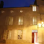 Oda ve Kahvaltı La Porte Rouge - The Red Door