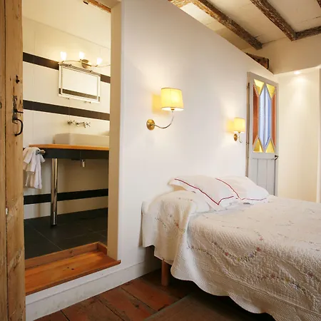 La Porte Rouge - The Red Door Bed & Breakfast