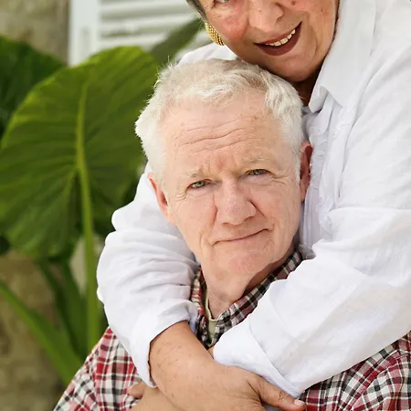 La Porte Rouge - The Red Door Bed & Breakfast Saintes