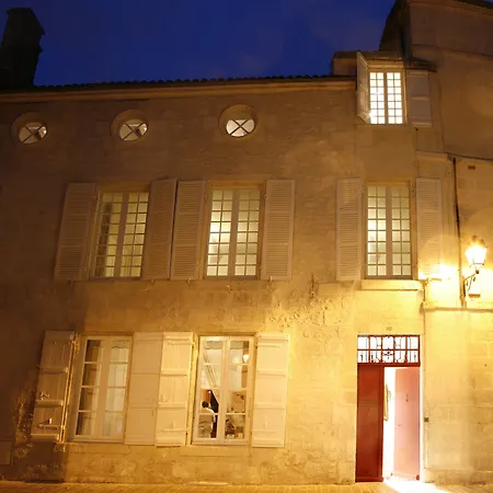 Bed & Breakfast La Porte Rouge - The Red Door