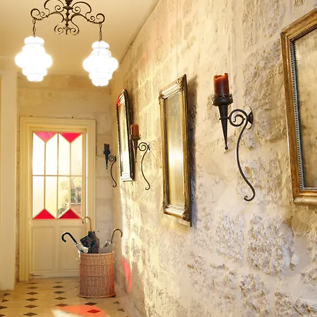 La Porte Rouge - The Red Door 생트