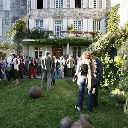 La Porte Rouge - The Red Door 3* Saintes