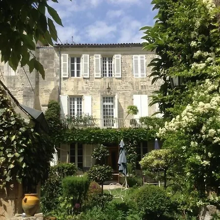 La Porte Rouge - The Red Door Bed & Breakfast 3*