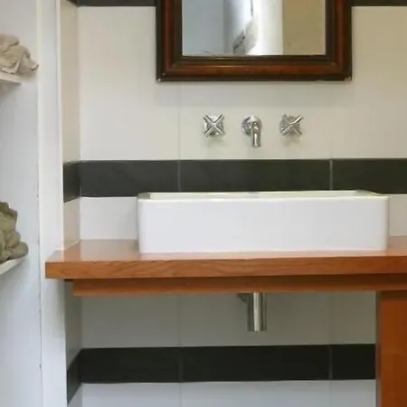 La Porte Rouge - The Red Door