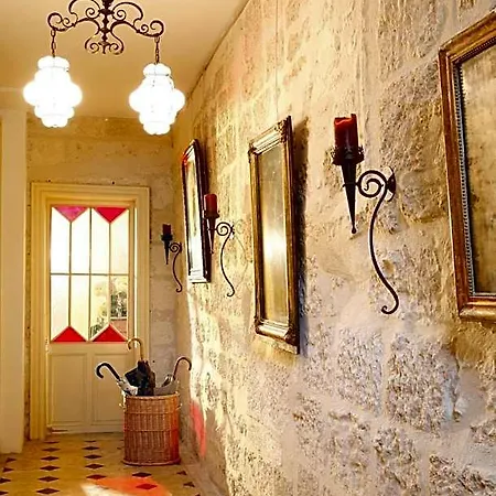 La Porte Rouge - The Red Door 3* Saintes