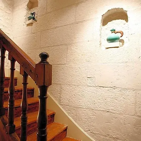 La Porte Rouge - The Red Door Couette-café Saintes