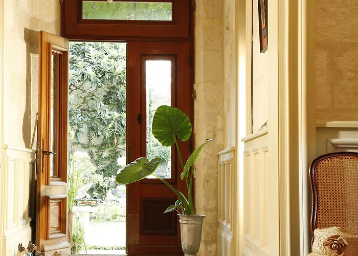 La Porte Rouge - The Red Door 3* Saintes