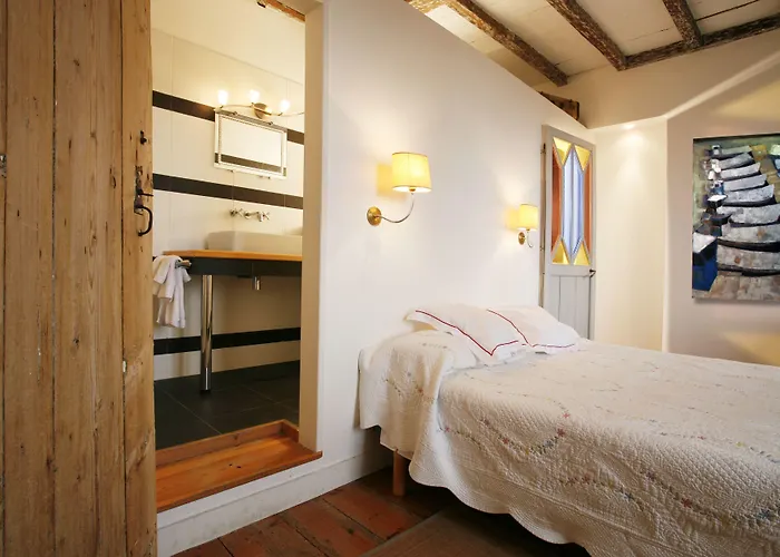 La Porte Rouge - The Red Door Bed and breakfast