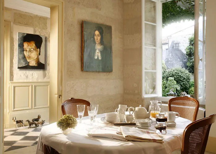 La Porte Rouge - The Red Door Bed and breakfast