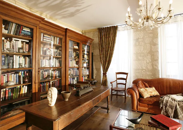 La Porte Rouge - The Red Door Saintes