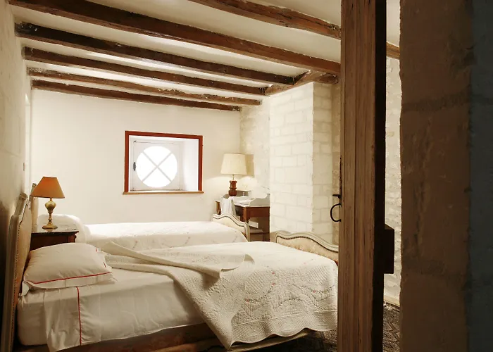 La Porte Rouge - The Red Door Bed and breakfast Saintes