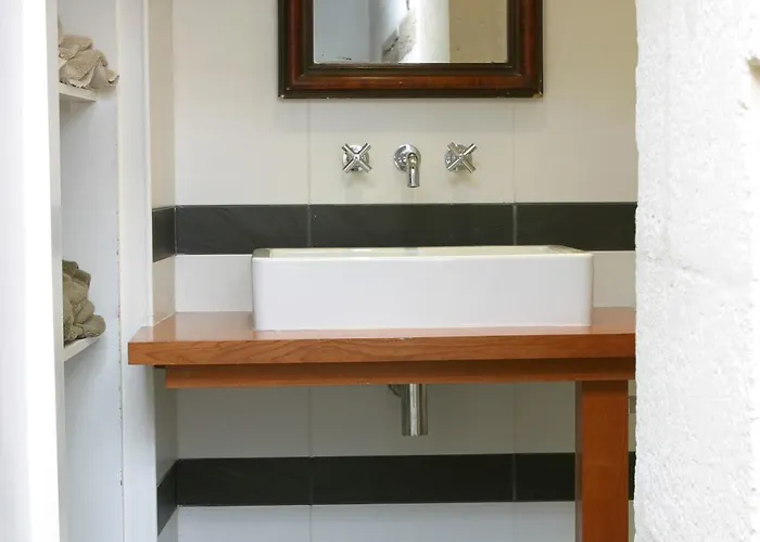 La Porte Rouge - The Red Door Bed and breakfast 3*